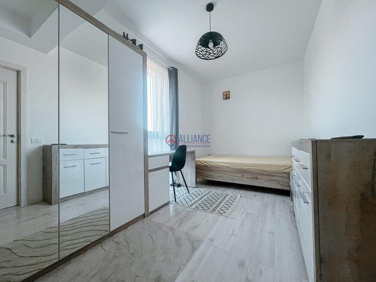 Apartament cu 3 camere decomandat în Palazu Mare