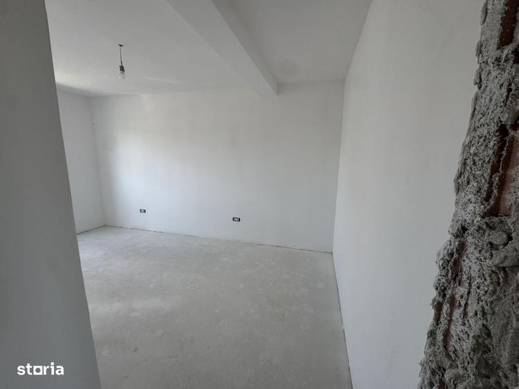Casă cu 4 camere cu Teren 270 Mp în Central