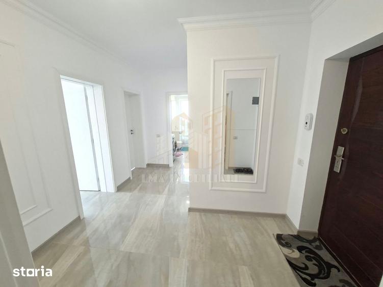 Apartament cu 3 camere decomandat în Sânpetru