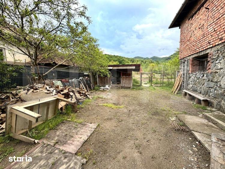 Casă cu 3 camere cu Teren 810 Mp în Meteș
