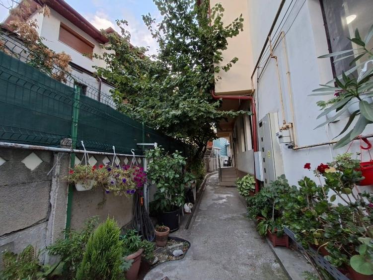 Casă cu 4 camere cu Canalizare în Calea Călărașilor