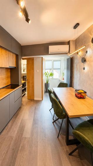 Apartament cu 5 camere decomandat în Turnișor