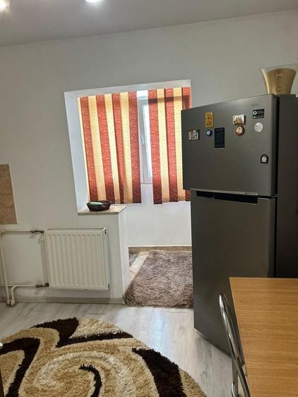 Inchiriez apartament 3 camere zona linistita sector 5 - 6