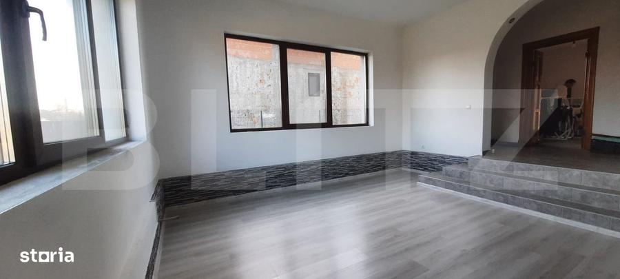 Casă cu 4 camere decomandat cu Teren 2600 Mp în Micula