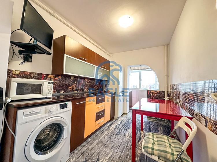 Apartament cu 2 camere decomandat, mobilat în Casa de Cultură