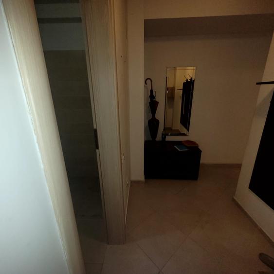 Apartament cu 3 camere decomandat în Berceni