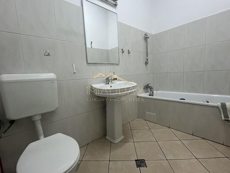 Apartament parter Piața Romană | 5 camere | Curte | 8 Locuri de Parcare - 30