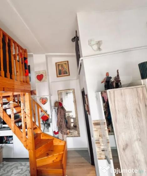 Apartament cu 2 camere semidecomandat în Valea Adâncă