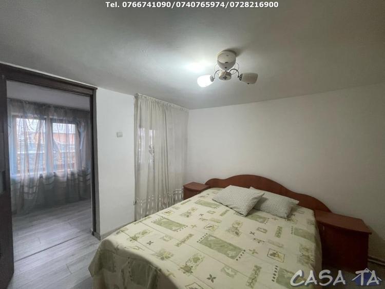 Casă individuală cu 6 camere cu Canalizare în Central