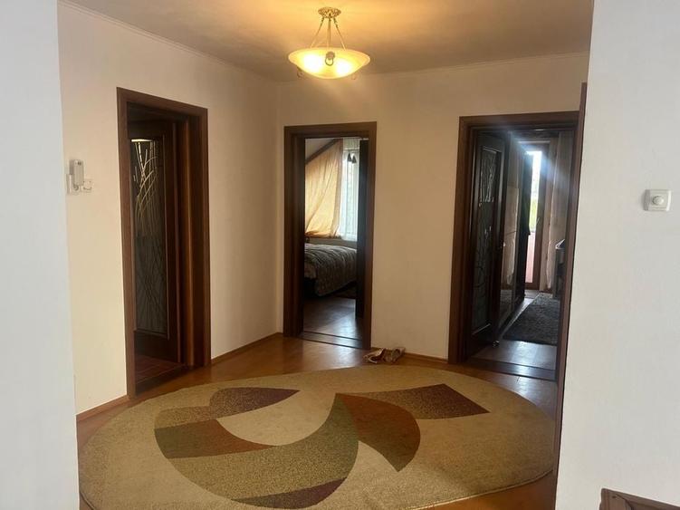 Casă cu 4 camere în Exterior Vest