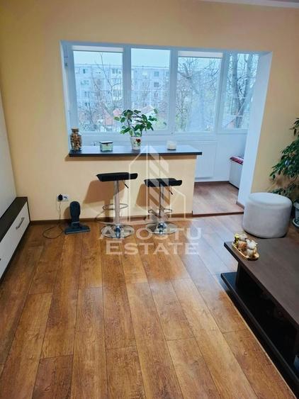Apartament cu 4 camere decomandat, mobilat în Confecții