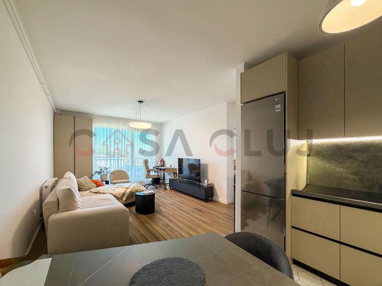 Apartament cu 2 camere semidecomandat, mobilat în Mărăști