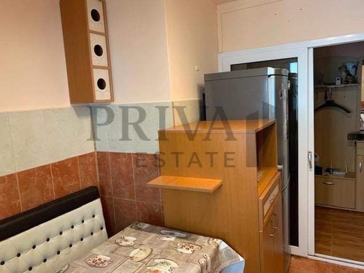 Apartament cu 3 camere decomandat, mobilat în Girocului