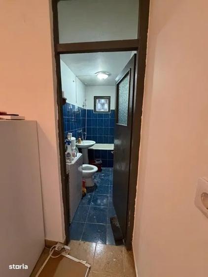 Apartament cu 3 camere semidecomandat în Dâmbu Pietros