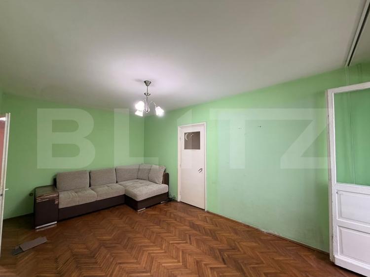 Apartament cu 2 camere semidecomandat, mobilat în Rovine