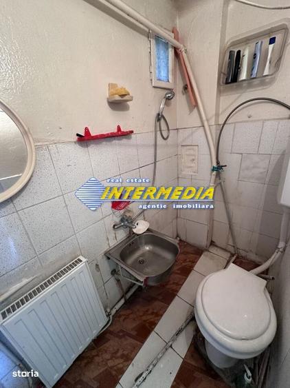 Casă cu 3 camere cu Canalizare în Central