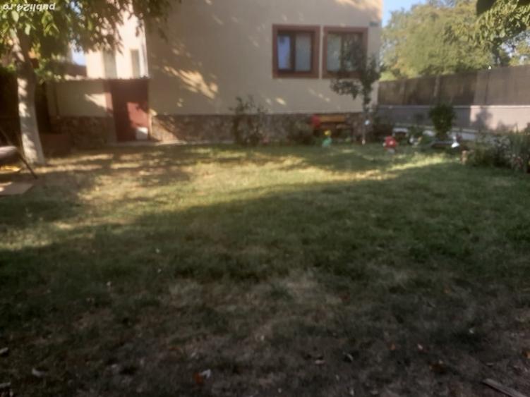 Casă cu 7 camere cu Teren 284 Mp în Nicolae Grigorescu