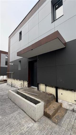 Casă individuală cu 3 camere cu Canalizare în Central