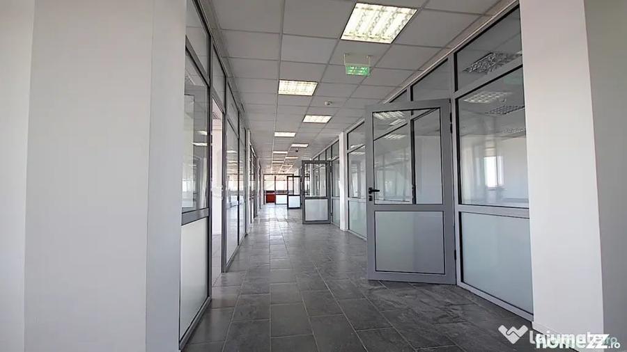 Spațiu comercial, de 5,373 mp, în Vest