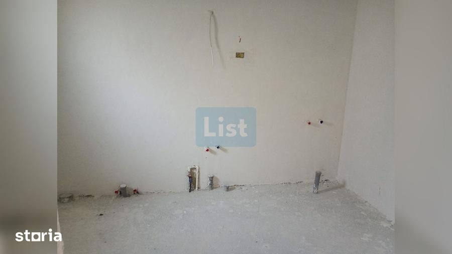 Casă cu 7 camere cu Teren 1004 Mp în Braniștea
