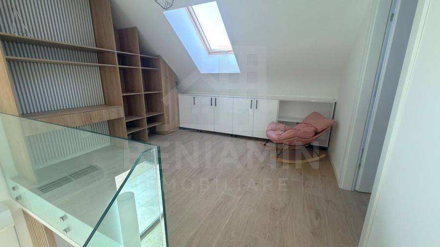 Casă individuală cu 6 camere cu Piscina în Cârcea