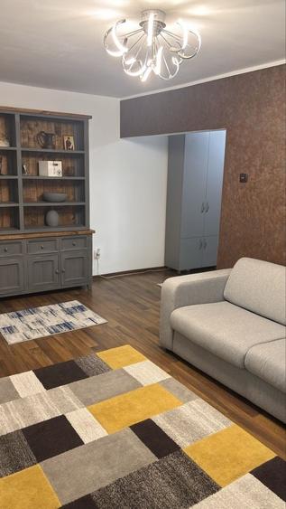 Apartament cu 2 camere decomandat în Exterior Vest