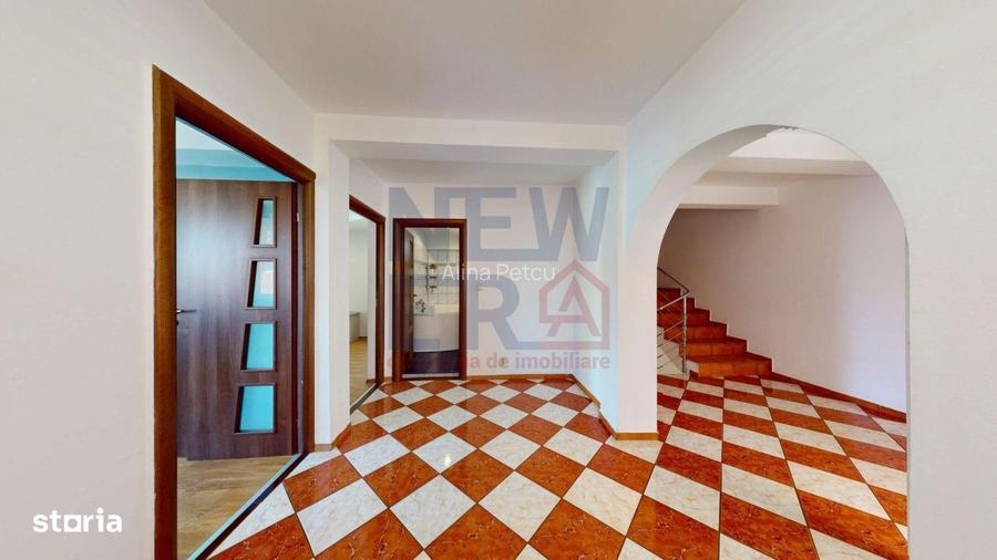Vila cu 8 camere de vanzare / teren 840 mp. - Prelungirea Ghencea