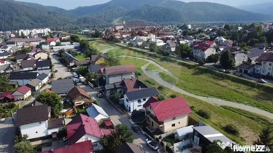 Casă cu 5 camere cu Teren 302 Mp în Gura Humorului