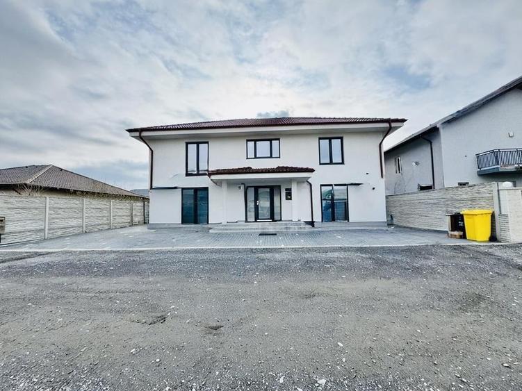 Duplex cu 4 camere cu Canalizare în Arhitecților - Calea Cisnădiei