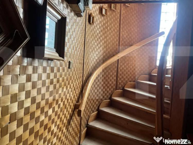 Casă cu 5 camere cu Teren 662 Mp în Central