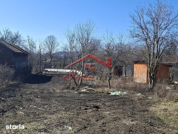 Teren de 1042 mp, în Cornu