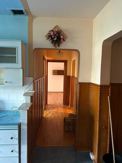 Apartament cu 3 camere decomandat în Iosia