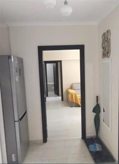Apartament cu 2 camere semidecomandat, mobilat în Berceni