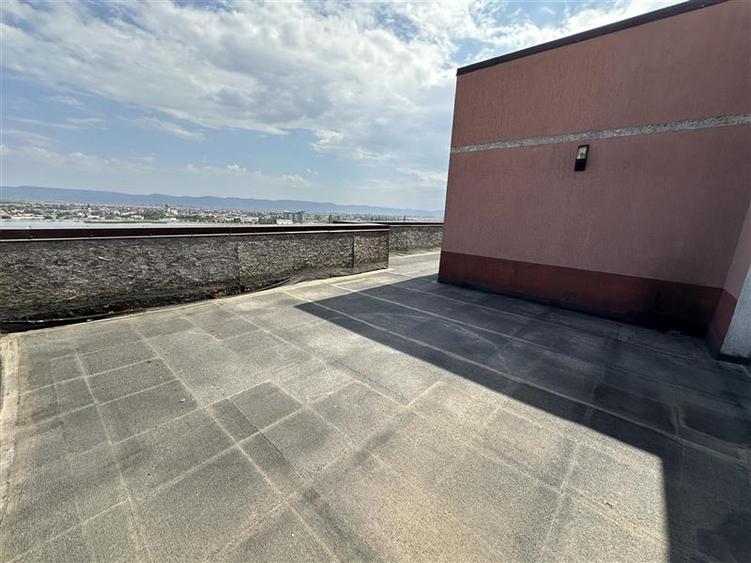 Penthouse cu 3 camere decomandat, mobilat în Ștefan cel Mare