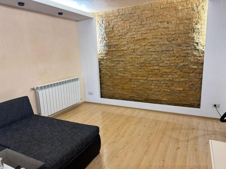Apartament cu 3 camere decomandat în Dorobanți