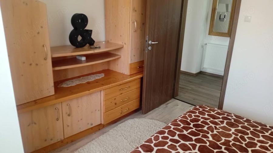 Apartament cu 4 camere decomandat în Central