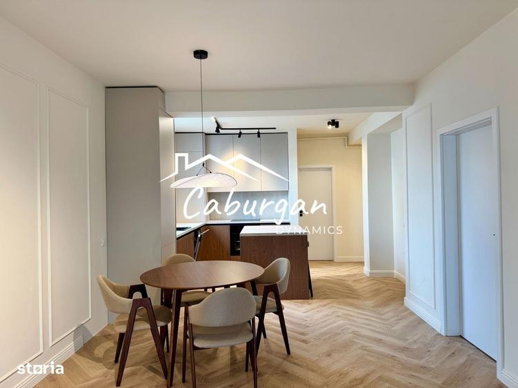 Apartament cu 3 camere decomandat în Cristian