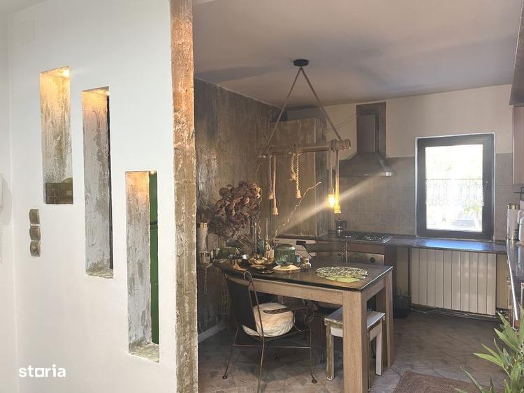 Apartament cu 4 camere decomandat, mobilat în Central