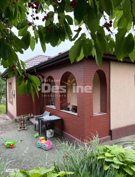 Casa de vanzare | Zona ARONEANU | 2 camere - 3