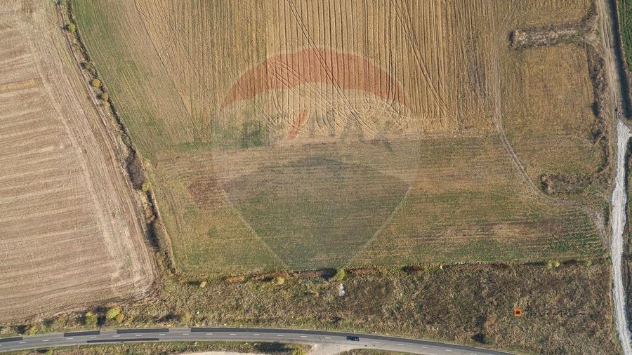 Teren agricol intravilan de 39016 mp, în Exterior Nord