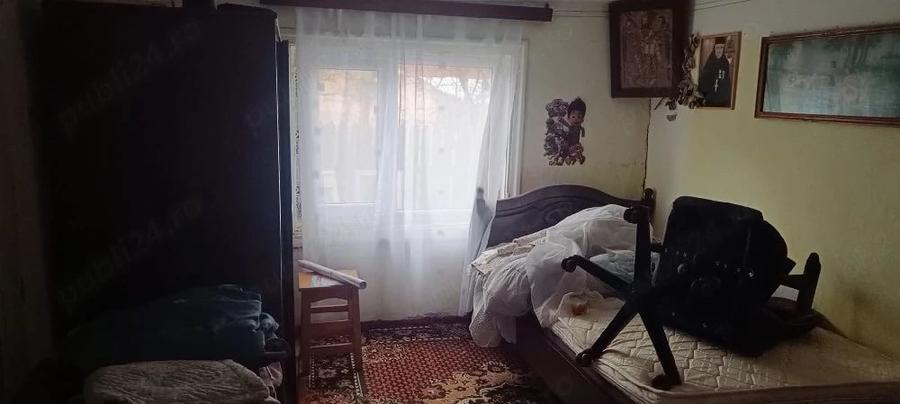 Teren de 2400 mp, în Goruni