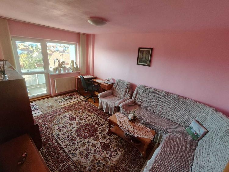 Apartament cu 3 camere decomandat în Calea Dumbrăvii