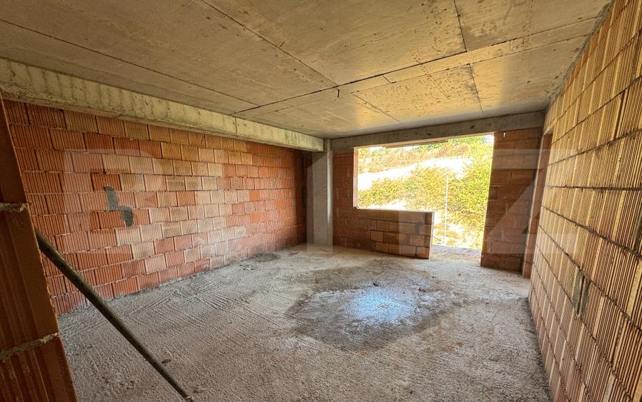 Apartament cu 2 camere semidecomandat în Dâmbul Rotund