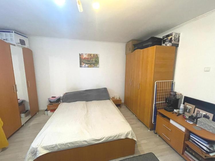 Casă individuală cu 4 camere cu Canalizare în Central