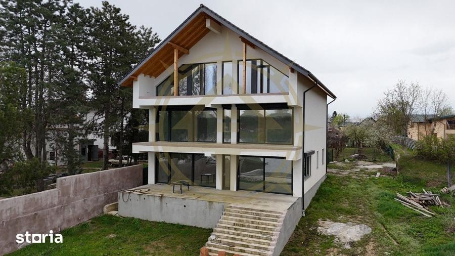Casă cu 8 camere cu Teren 843 Mp în Snagov