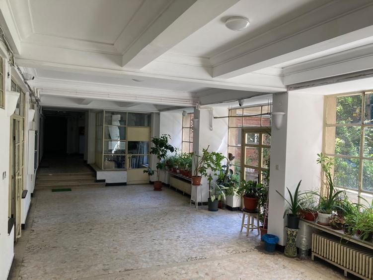 Piata Kogalniceanu, boxa, debara, dec, metrou, parc Izvor, STB, Universitate - 1