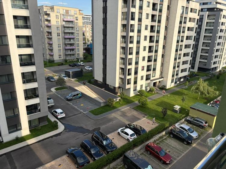 Apartament cu 2 camere decomandat, mobilat în Tractorul