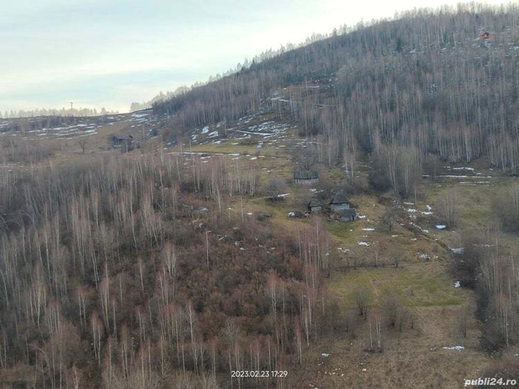 Teren de 15000 mp, în Plopi