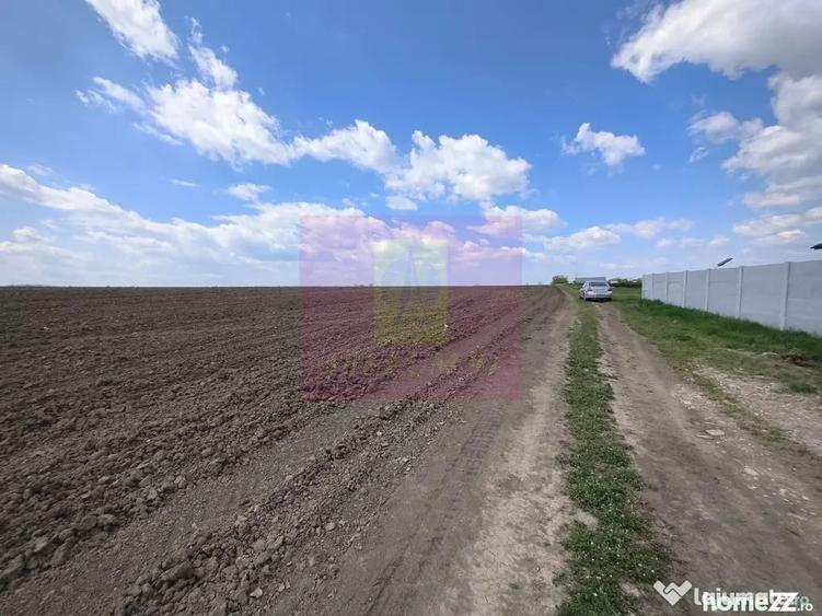 Teren de 3000 mp, în Poșta