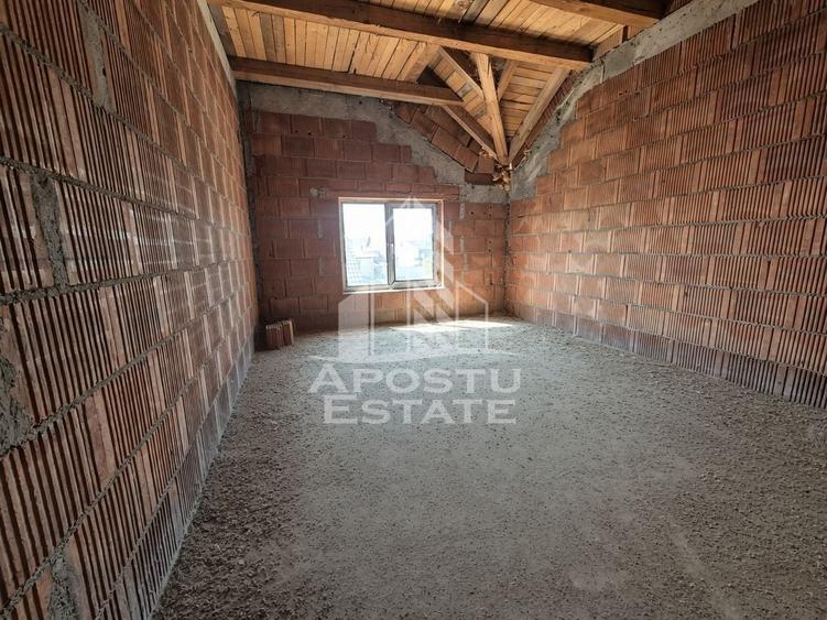 Casă individuală cu 4 camere cu Canalizare în Beregsău Mare